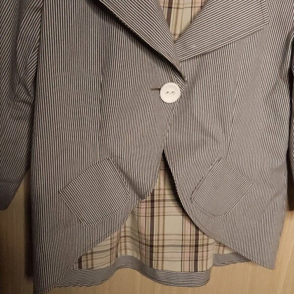 Composd Taupe White Pinstripe High Low Blazer 14 - Picture 3 of 8